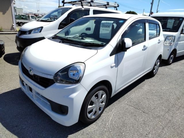 5906 Daihatsu Mira e s LA300S 2016 г. (LUM Kobe Nyusatsu)